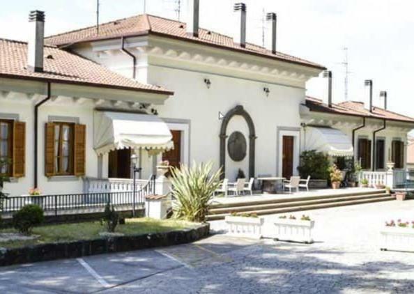 La Tenuta Di Bacco Hotel กอลเลแฟร์โร ภายนอก รูปภาพ