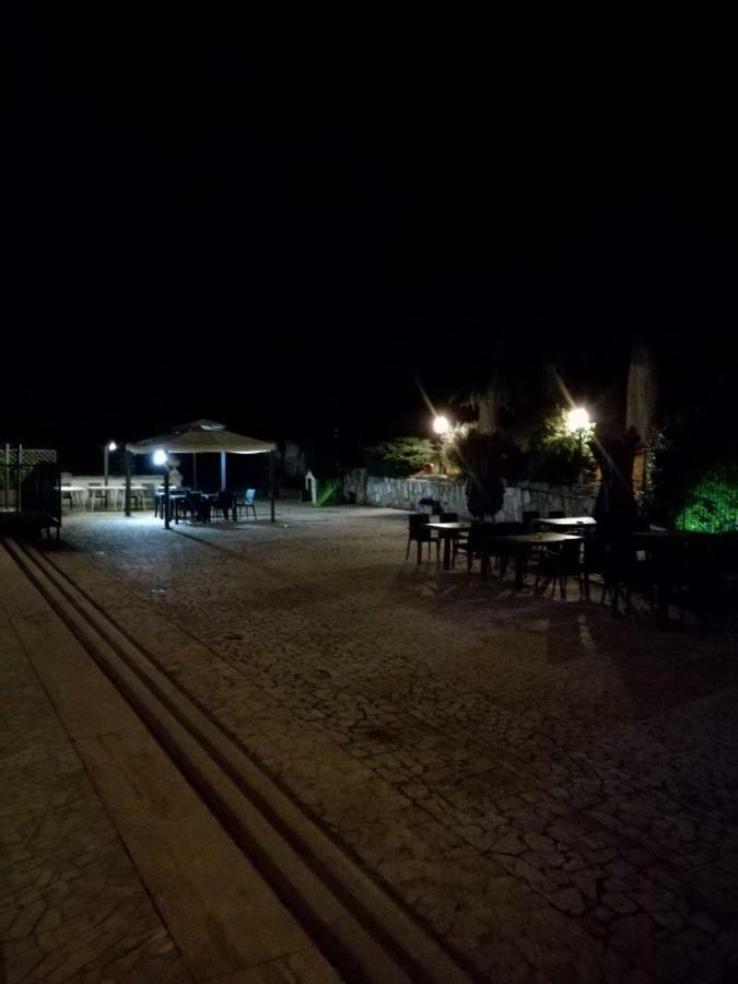 La Tenuta Di Bacco Hotel กอลเลแฟร์โร ภายนอก รูปภาพ